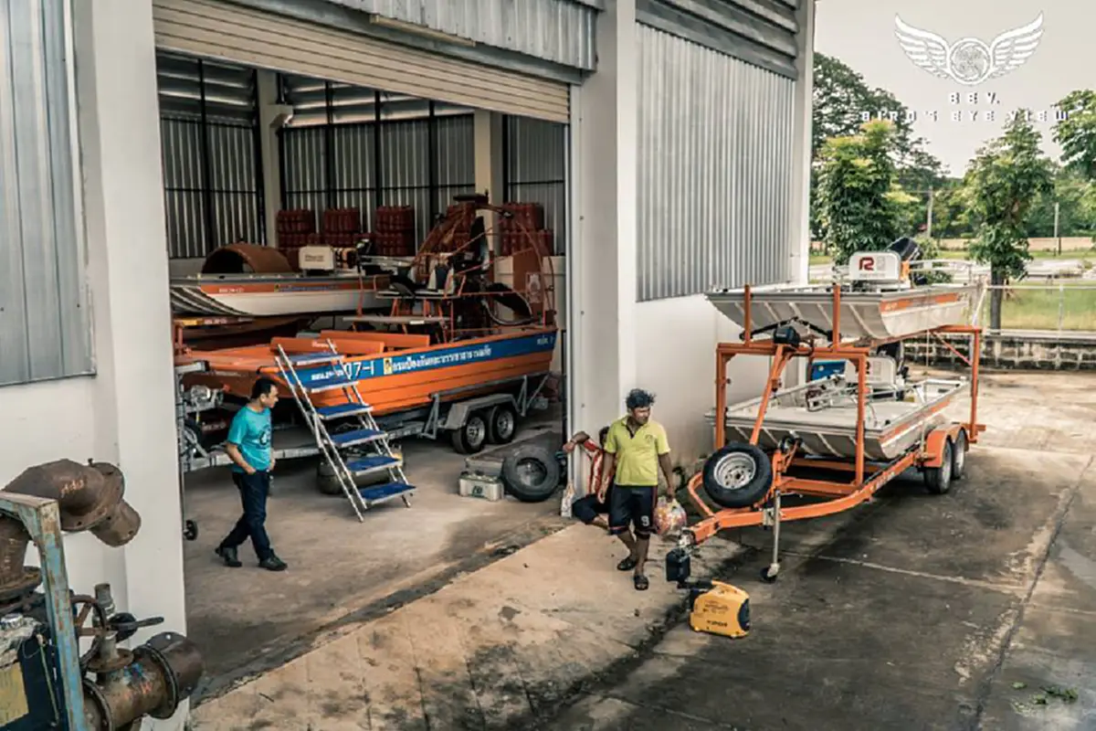 ปภ.สกลนครต้องตอบ! เรือ-รถกู้ภัยเป็นร้อยแต่ไม่เอาออกมาช่วยน้ำท่วม