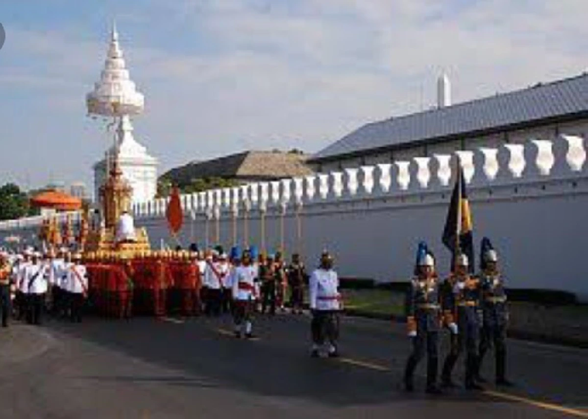 ด่วน!! พิธีซักซ้อมริ้วขบวน ปิด 18 เส้นทาง... คนกรุงเช็ก เส้นทางด่วน
