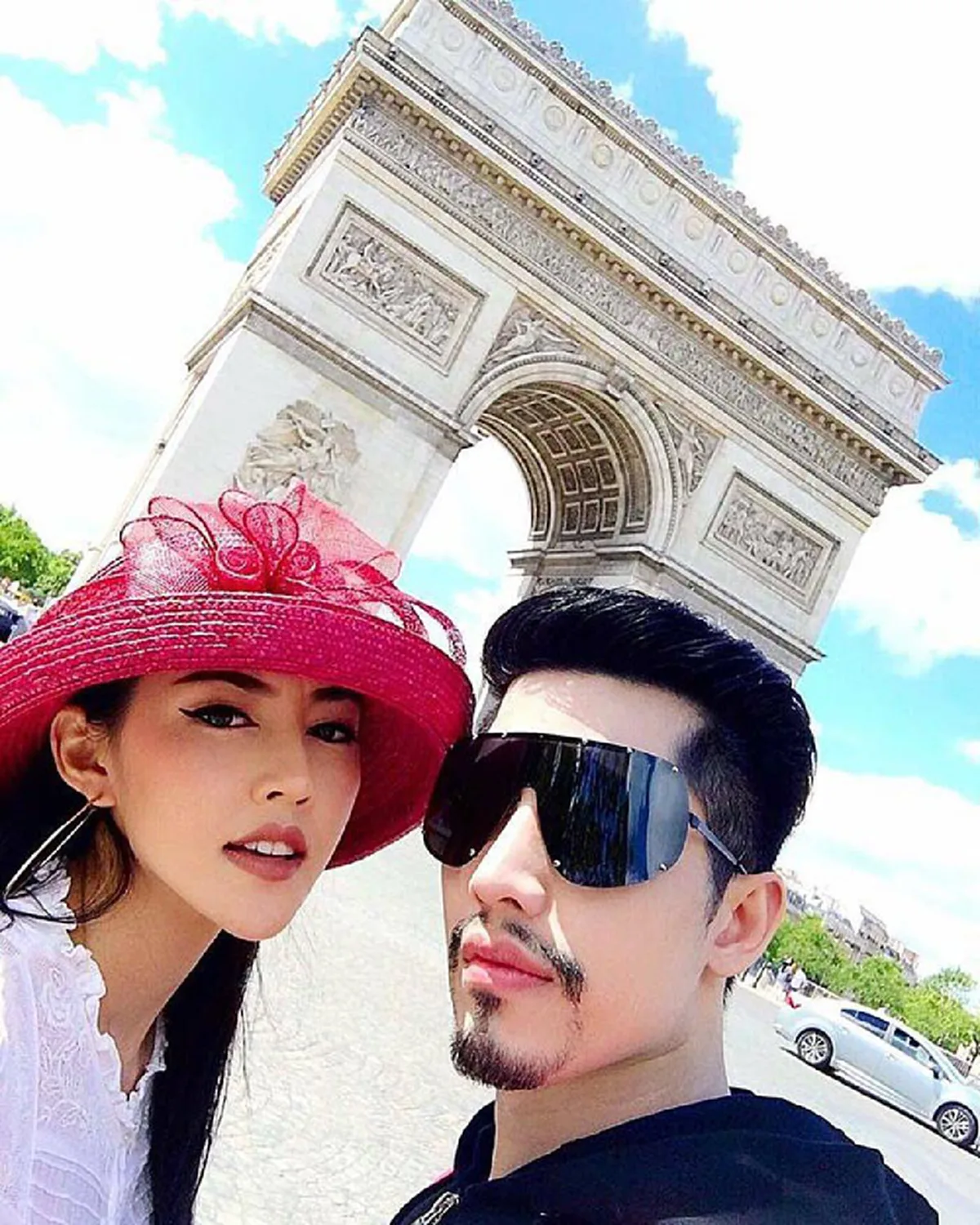 เพื่อนบ้านเล่านาทีเห็นสภาพ "เก๋ เลเดอเรอร์" หลังโดดตึก คนสนิทเผยคำพูดสุดท้ายของเจ้าตัว ก่อนสิ้นใจทรมานมาก