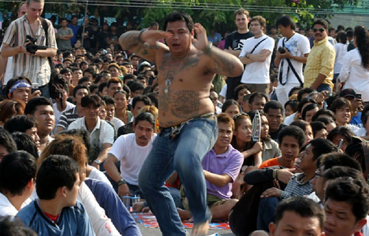 มากันด้วยแรงกตัญญ! ประมวลภาพ...โชว์พลังยันต์ “ของขึ้น” กลางพิธีไหว้ครู!((มีคลิป!)) เปิดประวัติหลวงพ่อเปิ่น คุณธรรมนำให้ศักดิ์สิทธิ์!!!