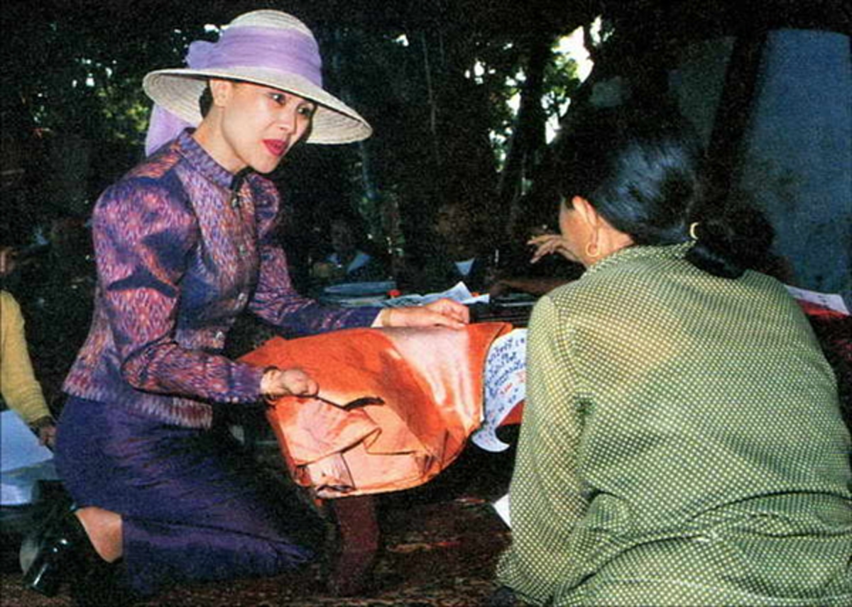 ประโยคสั้น ๆ แต่ฟังแล้วน้ำตาริน "ไปบอกเจ้าหนี้นะคะ ว่าพระราชินีจะใช้หนี้ให้" !!! ที่สุดในพระมหากรุณาธิคุณ #ทรงพระเจริญ