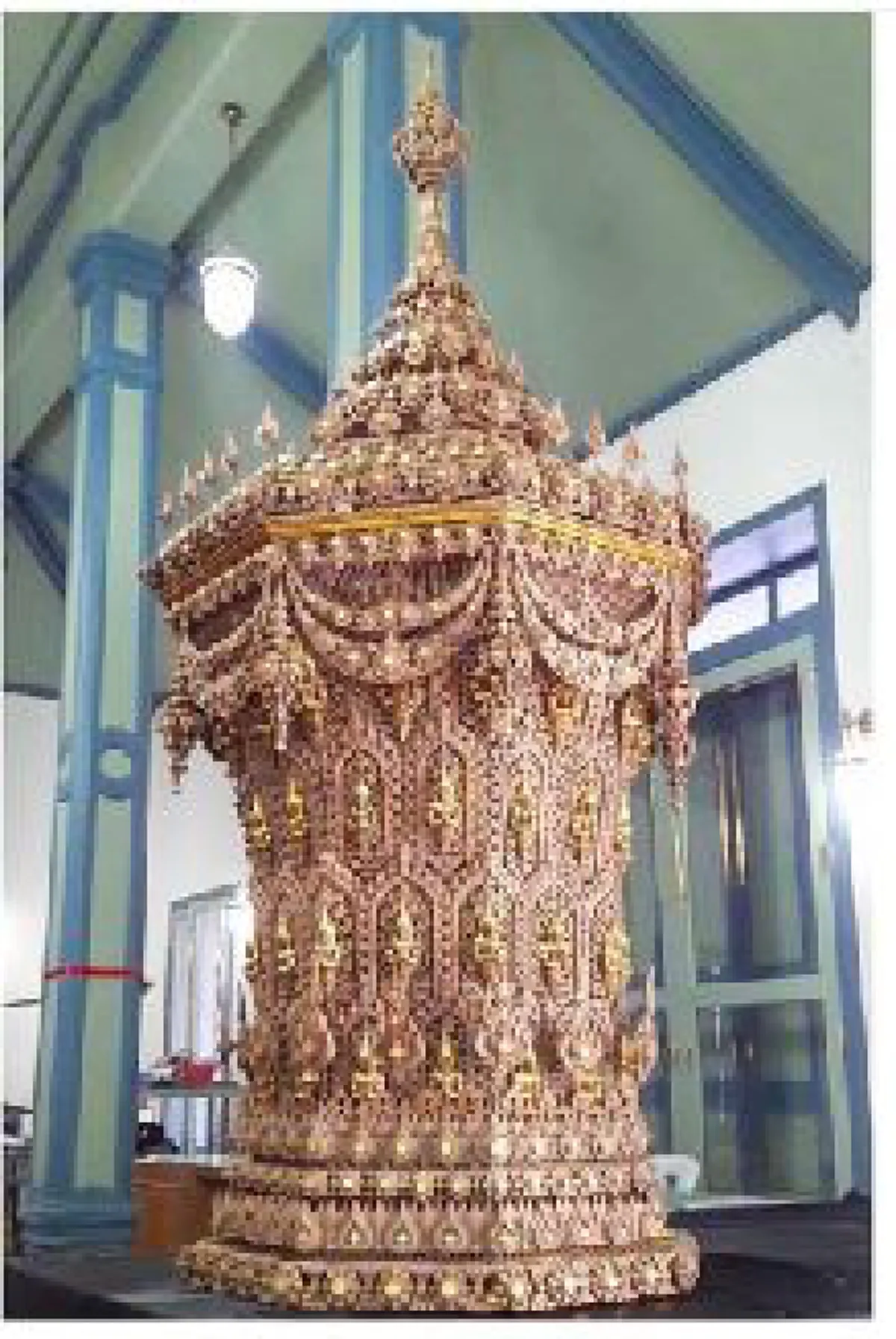 งดงามเหลือเกิน!!!พระโกศจันทน์ในหลวงร.9 ขอบคุณ ช่างที่บรรจงรังสรรค์ทุกรายละเอียด เพื่อพระองค์เป็นครั้งสุดท้าย