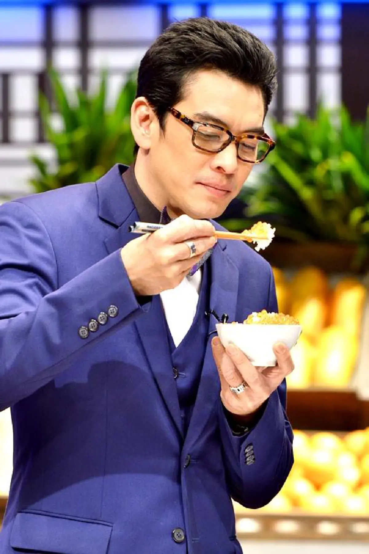 ม้วนเดียวรู้เรื่อง!!! "ชาคริต" ตอบชัด..สาเหตุที่แท้จริง โดนถอดพิธีกรรายการดัง หลังถูกครหาทำงานเสียหาย ทำชาวเน็ตเม้นต์กันรัวๆ!?