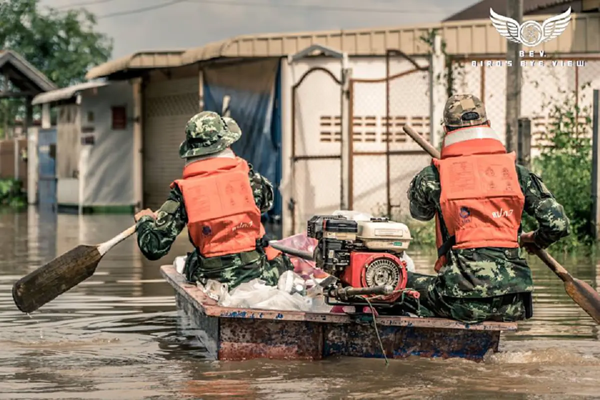 ปภ.สกลนครต้องตอบ! เรือ-รถกู้ภัยเป็นร้อยแต่ไม่เอาออกมาช่วยน้ำท่วม