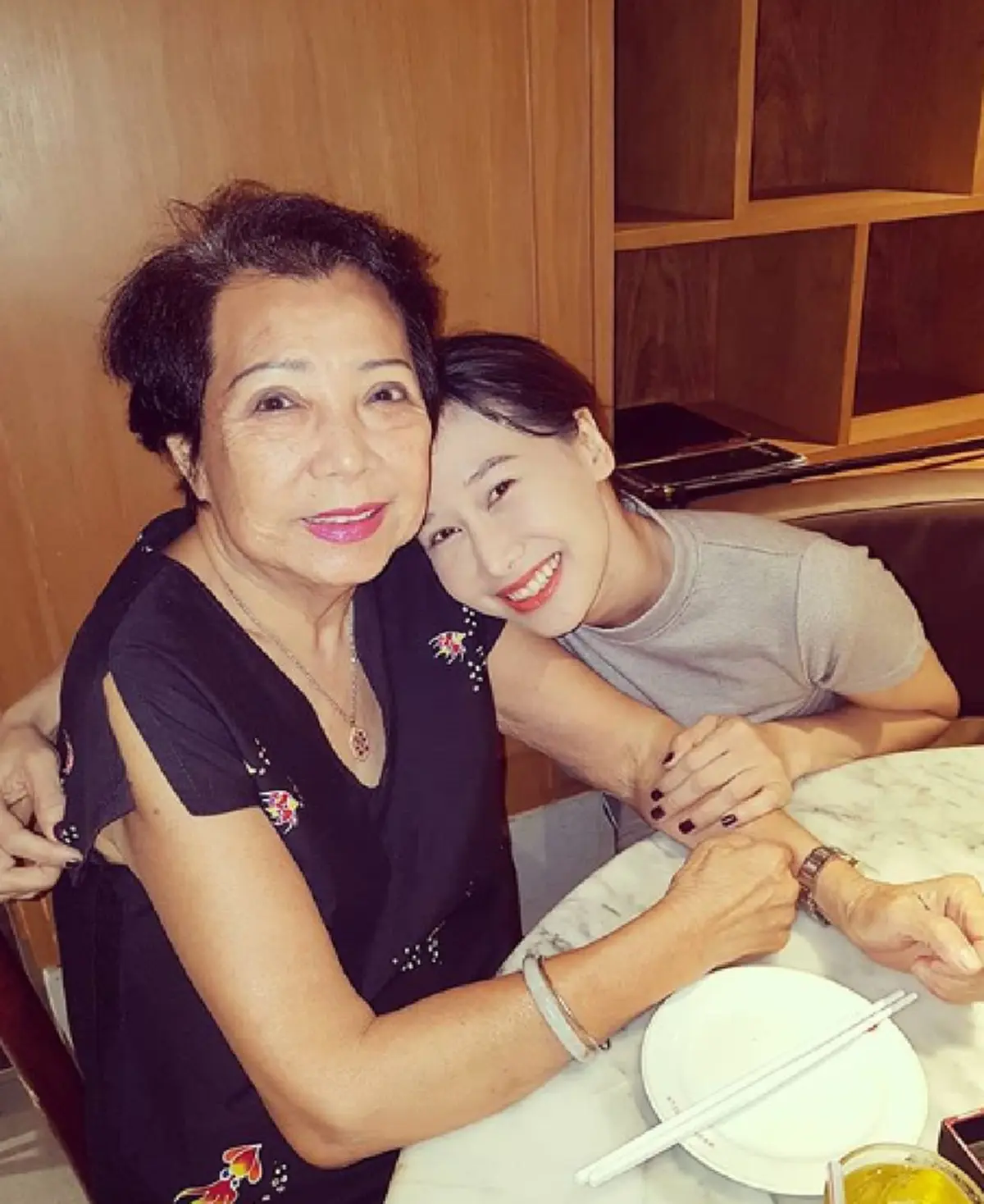 เลือกถูกคน แม่นมากคำทำนายเซียมซีวัดดัง ก่อน "ติ๊ก บิ๊กบราเธอร์" แต่งงาน "ศรราม" จะได้เนื้อคู่ มีครอบครัวที่ดี