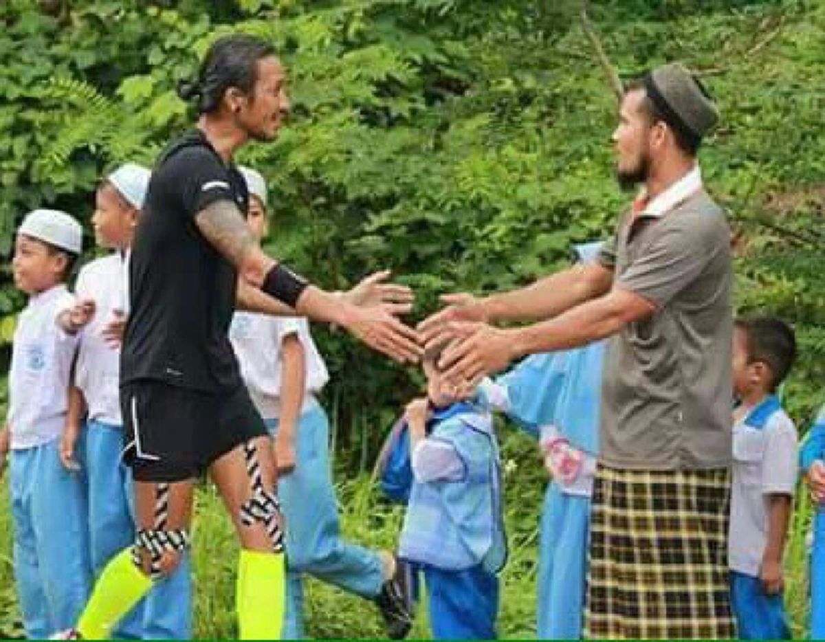 ตูนนายแน่มาก!!!  นักวิชาการมุสลิม อุสตาซ ประสานเสียง เชิญชวนคนไทยมุสลิมร่วมบริจาค บอกการบริจาคครั้งนี้คือความดีที่ไม่สิ้นสุด