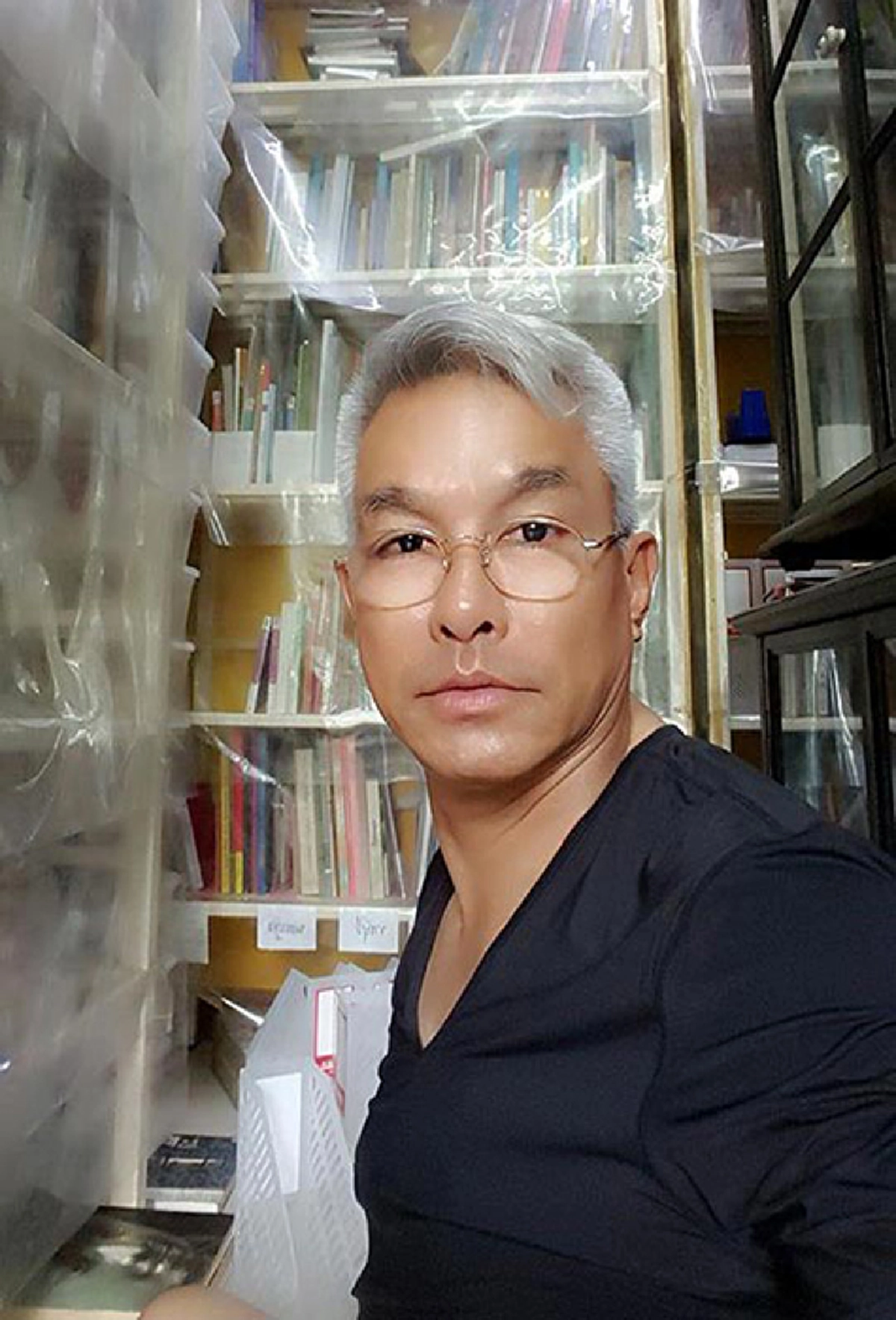 อย่าเข้าใจกันผิด !?!? ไขข้อข้องใจ "เผ่าทอง" โพสต์ธรรมเนียมแต่โบราณ ความเชื่อเรื่องการส่งดอกไม้จันทน์ให้กัน...งงหนัก วันนี้จึงต้องขอพูดถึง!