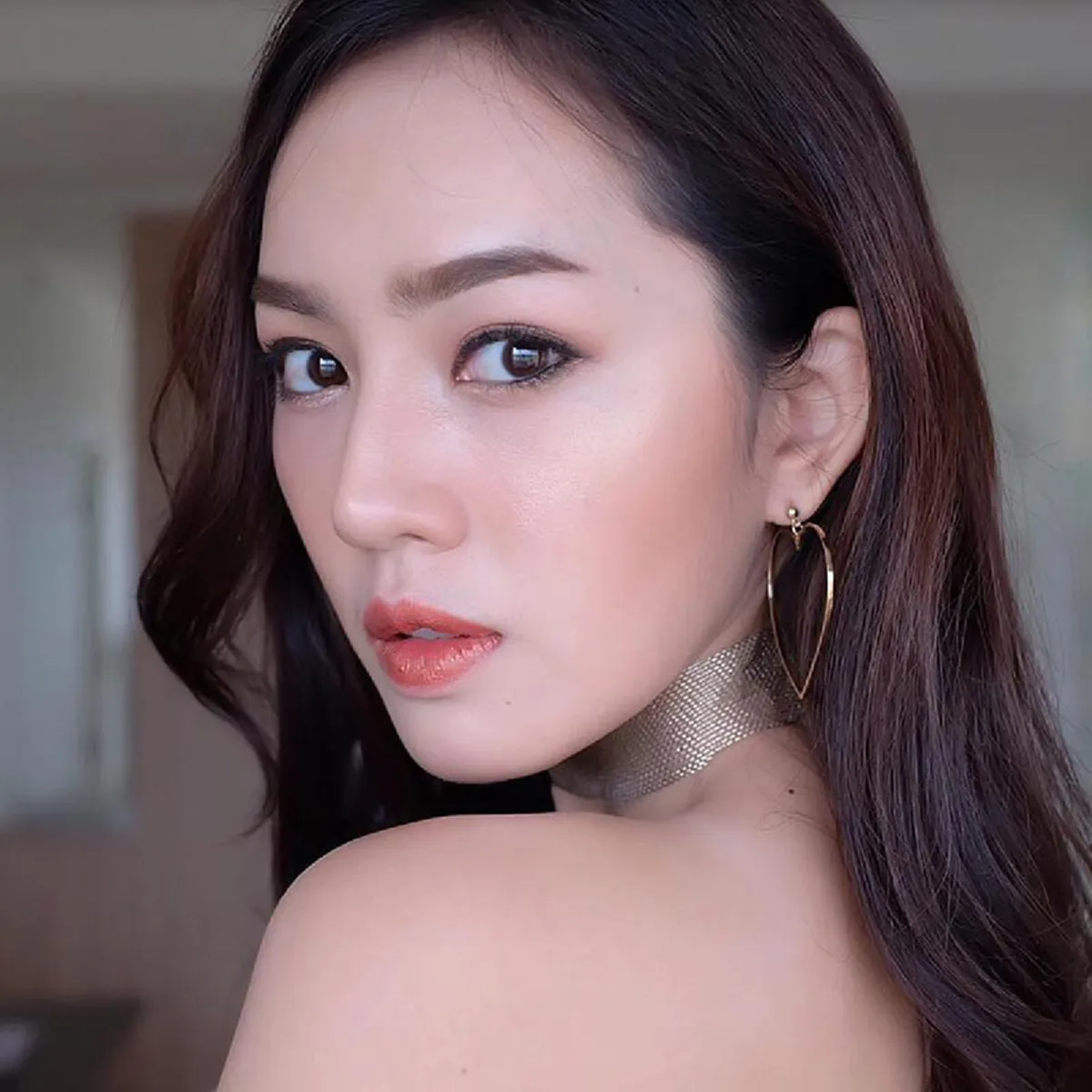 ถึงกับไปต่อไม่ถูก !!! เมื่อ "เส้นด้าย สอดอstyle" มีโอกาสเจอ "มาช่า" พร้อมเรียกว่า "คุณแม่" แต่ถูกตอบกลับจนหน้าหงายเงิบ !? (ชมคลิป)