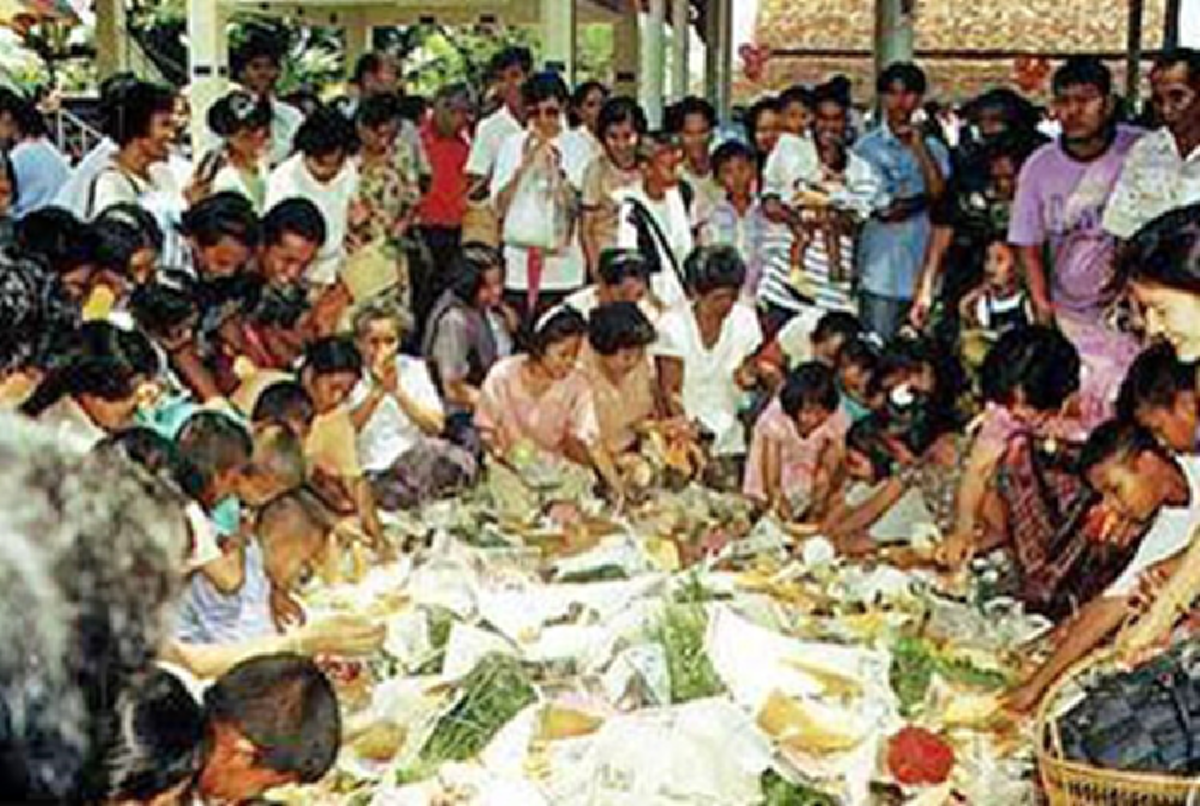 เปิดตำนาน ประเพณีชิงเปรต !!! เผยความสำคัญของพิธีกรรม ที่สืบทอดกันมาตั้งแต่ อดีตถึงปัจจุบัน โดยไม่เคยขาด !!! #สารทเดือนสิบ