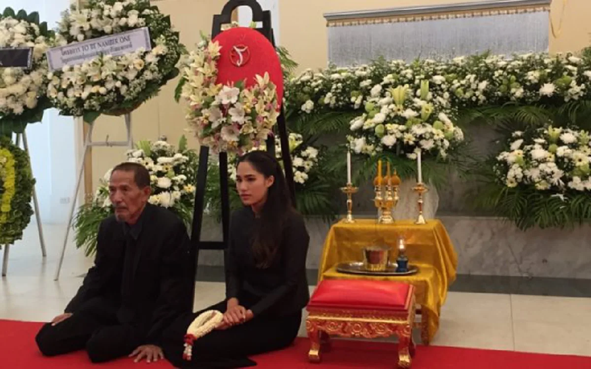 หลังพระราชทานเพลิงเพียงแค่ 1 วัน !! "แหวน ฐิติมา" เข้าฝันเพื่อนรุ่นน้อง "วิน วีรชัย" เล่นเอาถึงกับน้ำตาไหลพราก (ภาพ+รายละเอียด)
