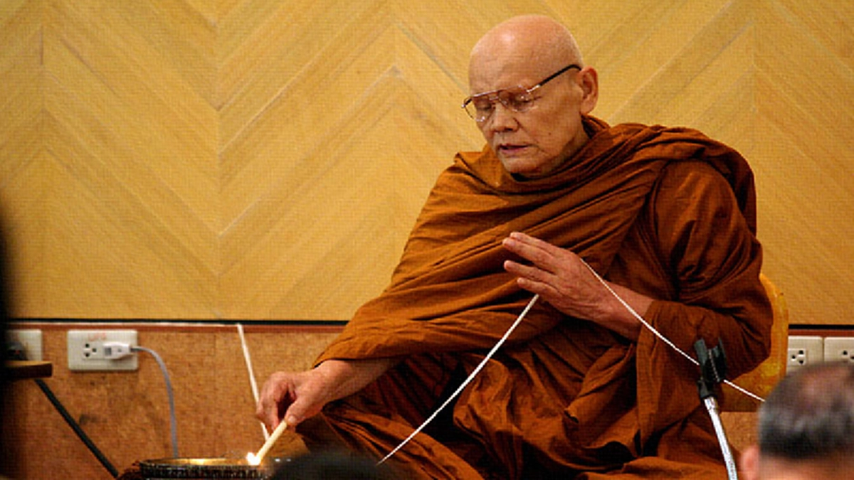 ฝูงควายดุ ที่จันทบุรียังสยบเพราะ"มีพระธรรมเป็นเกราะป้องกัน จิตใจของเขาก็อ่อนไม่สามารถมาทำร้ายเราได้"หลวงตาพวง!!!เล่าการธุดงค์ที่เมืองจันทร์ 