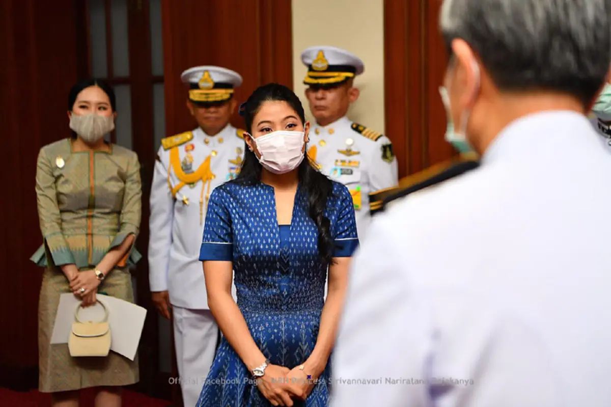 เจ้าฟ้าหญิงสิริวัณณวรีฯ เสด็จฯรพ.ศิริราช พระราชทานทรัพย์ส่วนพระองค์ ร่วมโครงการนักรบเสื้อขาว พร้อมบริจาคเวชภัณฑ์จำเป็น