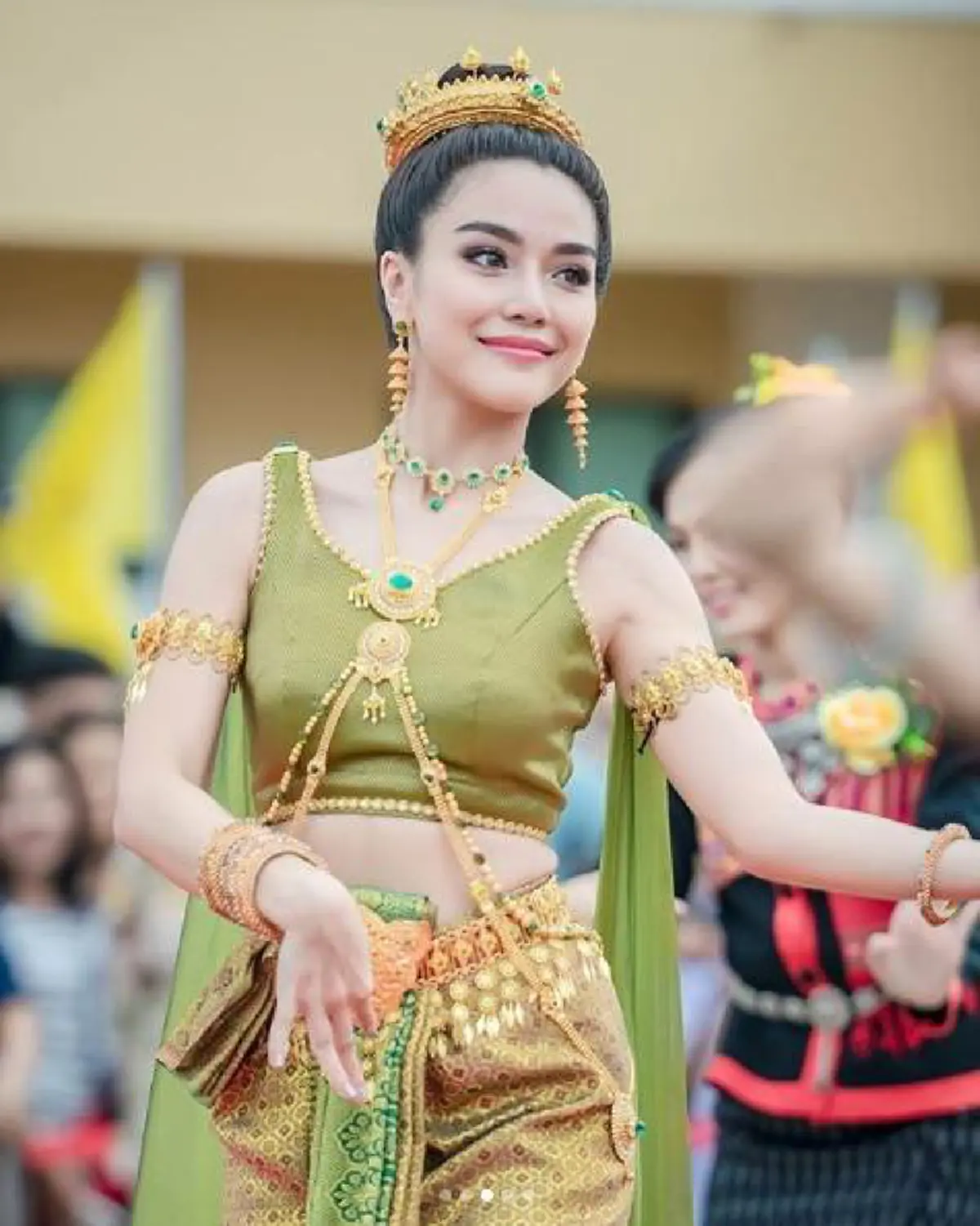 สมแล้วแม่หญิง!! "ปราง กัญญ์ณรัณ" รำถวายพญาศรีสัตตนาคราช งดงาม อ่อนช้อย ดุจนางในวรรณคดี (คลิป)