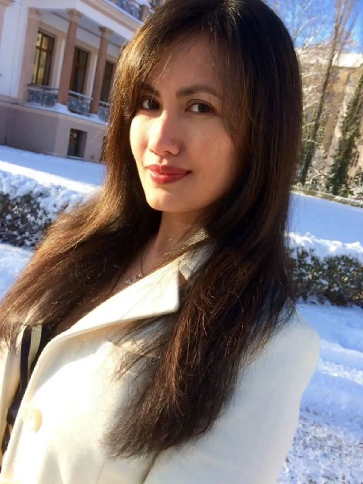 จำเธอได้มั้ย เปิดภาพล่าสุด "เอ็มม่า" นางเอกอังกอร์คนแรก อายุเตะเลข 4 ก็ยังสวยแซ่บ ดีกรีระดับด็อกเตอร์