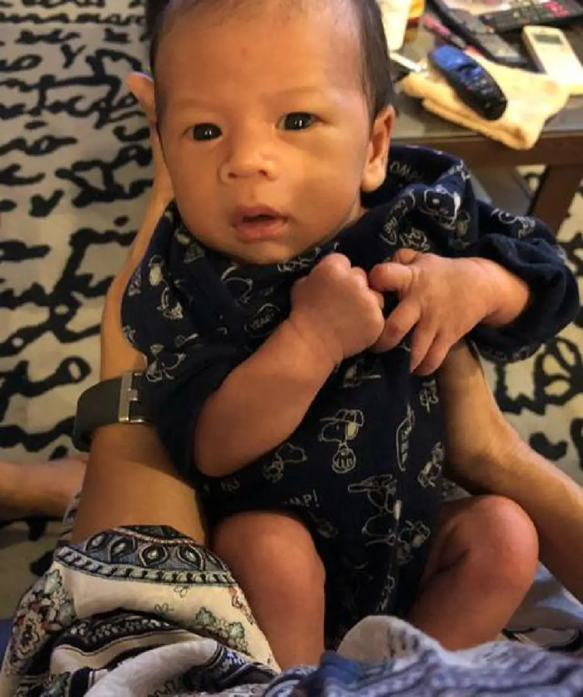 ส่องเลขเด็ด! ทะเบียนรถหรูป้ายแดง "ชาคริต แย้มนาม" หลังอุ้มลูกชายพร้อมภรรยาสุดที่รัก ฉลองรถหรูคันใหม่! (ชมภาพ)