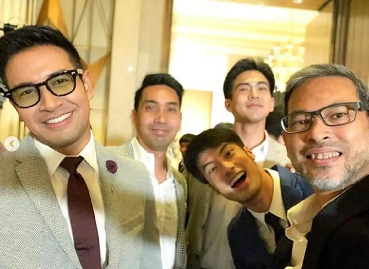 เพื่อนๆ ในวงการร่วมยินดี