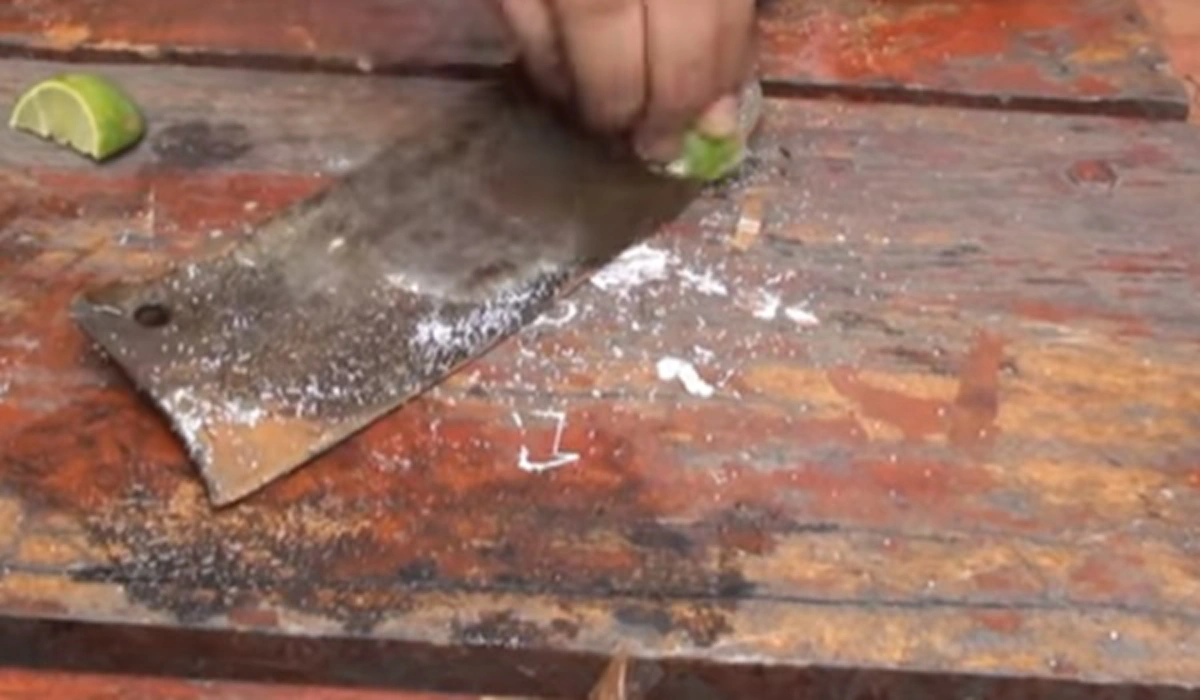 รู้อย่างนี้ทำนานแล้ว!!! "วิธีกำจัดสนิม" ให้ออกจากมีด ทำได้ง่ายๆเพียง 3 วิธี สะอาดเหมือนได้มีดเล่มใหม่