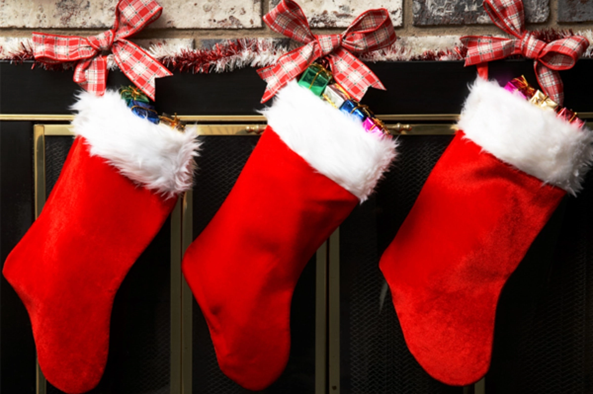 เปิดตำนาน!? ทำไมต้อง "แขวนถุงเท้า" ในคืน "คริสต์มาสอีฟ" แท้จริงแล้วมันมีจุดกำเนิด? ที่ลึกซึ้งยิ่งกว่านั้น!!?