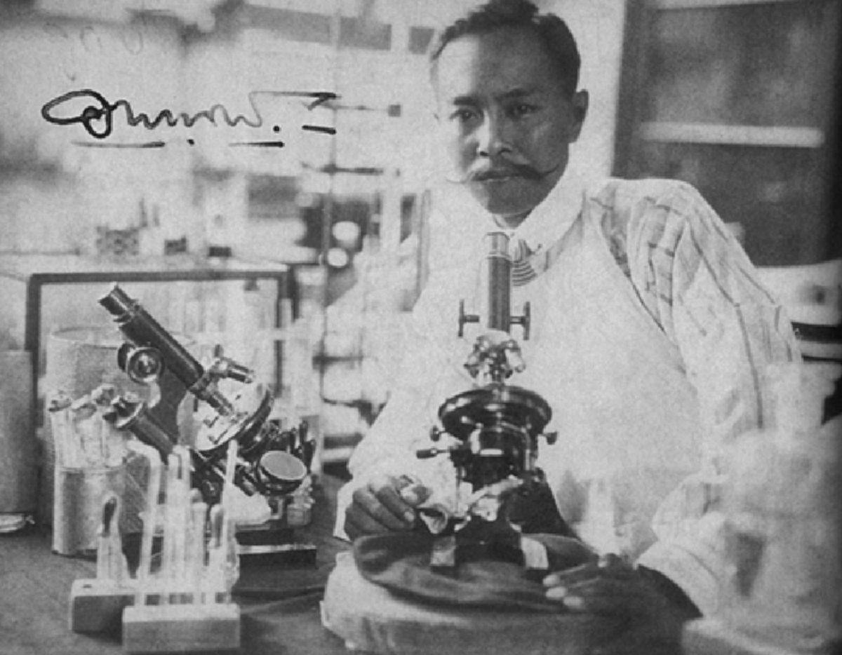 ความสัมพันธ์สุดแน่นแฟ้น !!! หลวงปู่ศุข กับ ๔ สุดยอดวิชามหาอาคม ที่ถ่ายทอดให้กับ กรมหลวงชุมพรฯ "เพียงผู้เดียว"