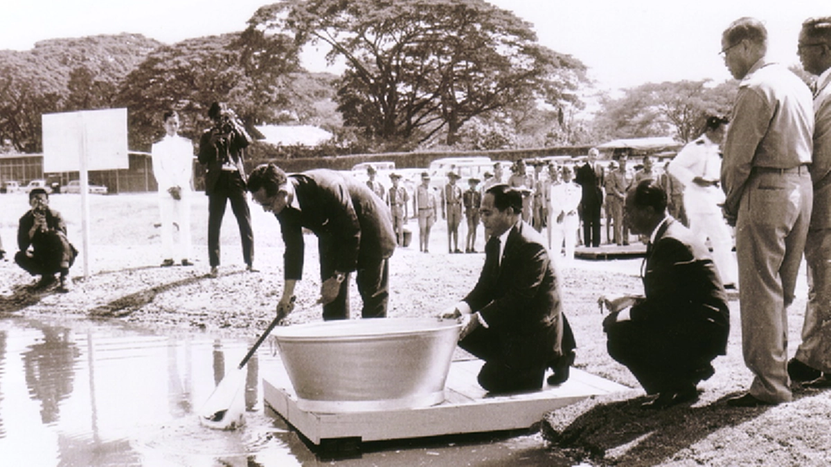 ๒ พระราชาผู้ทรงรักและเชียวชาญเรื่องปลายิ่งกว่าผู้ใด จักรพรรรดิอะกิฮิโต และ ในหลวงรัชกาลที่ ๙