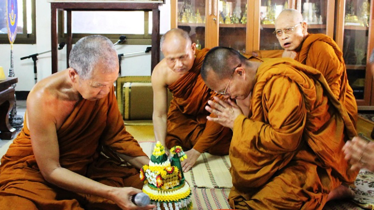 หลวงพ่อสมศรี อัตตสิริ ผู้ที่ถูกวางไว้ให้เป็นหนึ่งในสามทหารเสือ “ทายาทธรรมเมืองเลย” ขององค์ท่าน หลวงปู่ชอบ