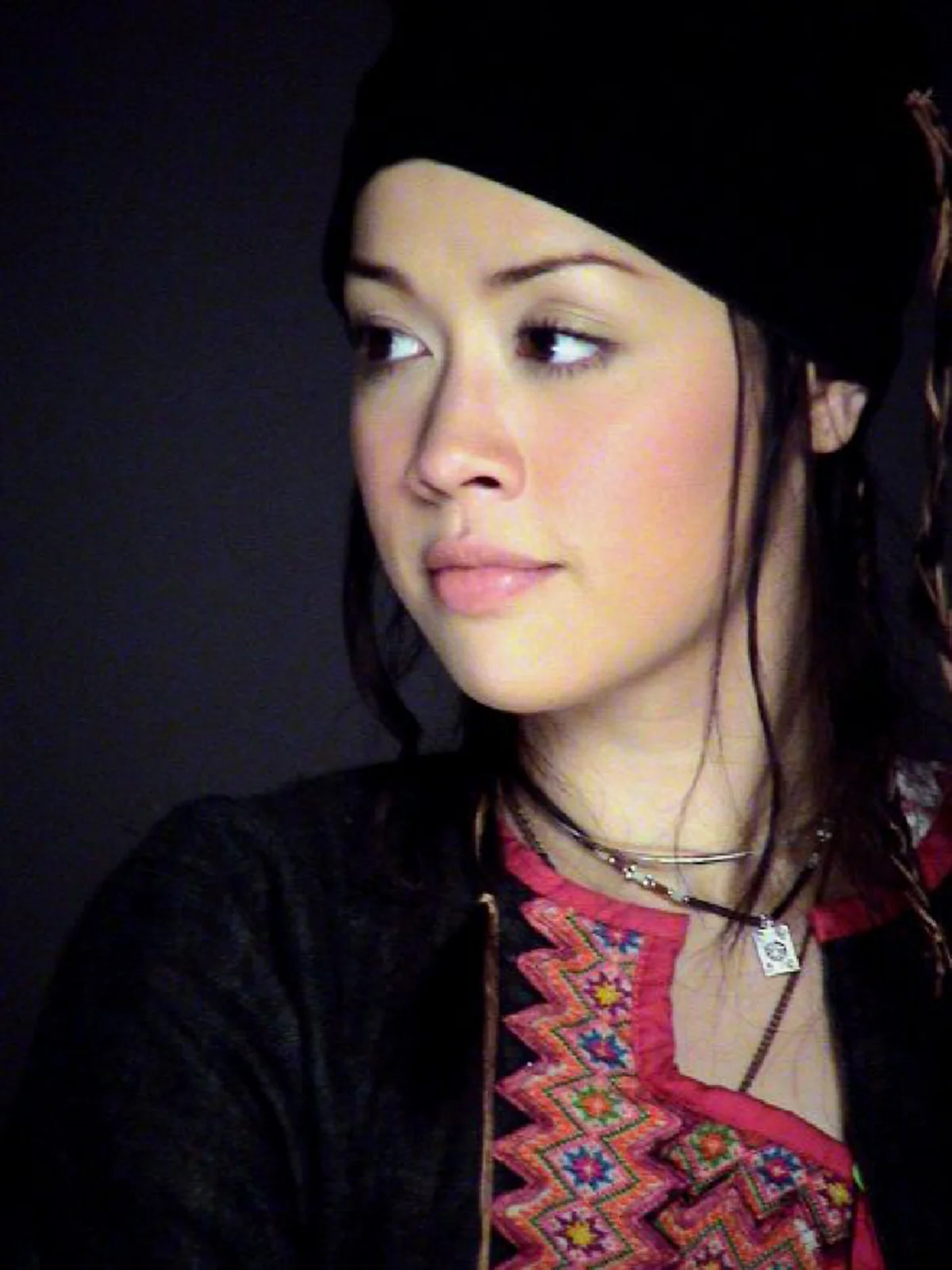 ช็อกวงการ!! นี่หรือ?  "ลานนา" อดีตนักร้องดัง จู่ๆเงียบหายทิ้งไมค์ หนีมาอยู่กับหนุ่มรูปหล่อ? ดีกรีทายาทคนใหญ่โตแห่งล้านนา!!