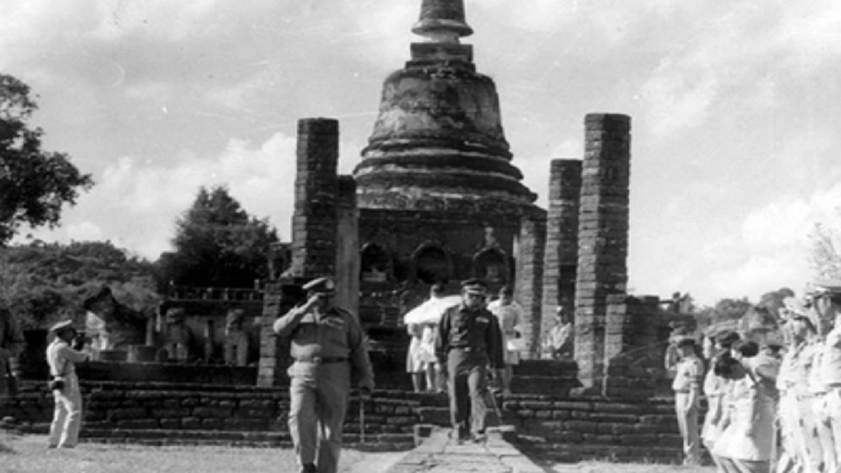 ฟังกี่ทีก็ไม่มีเบื่อ!!... "ย่าจ๋า ฉันขอดื่มน้ำในถังสักแก้วได้ไหม" พระสุรเสียงที่ ในหลวง ร.๙ ตรัสกับคุณย่าทวดเล็ก อย่างไม่ถือพระองค์ 