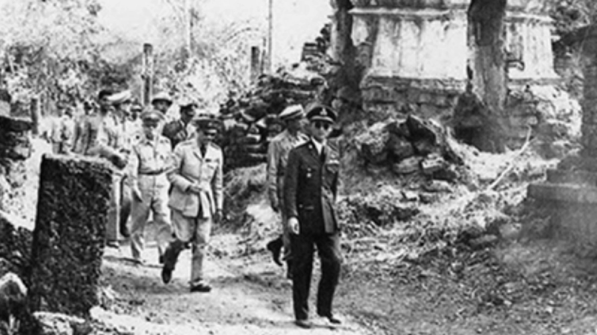 ฟังกี่ทีก็ไม่มีเบื่อ!!... "ย่าจ๋า ฉันขอดื่มน้ำในถังสักแก้วได้ไหม" พระสุรเสียงที่ ในหลวง ร.๙ ตรัสกับคุณย่าทวดเล็ก อย่างไม่ถือพระองค์ 