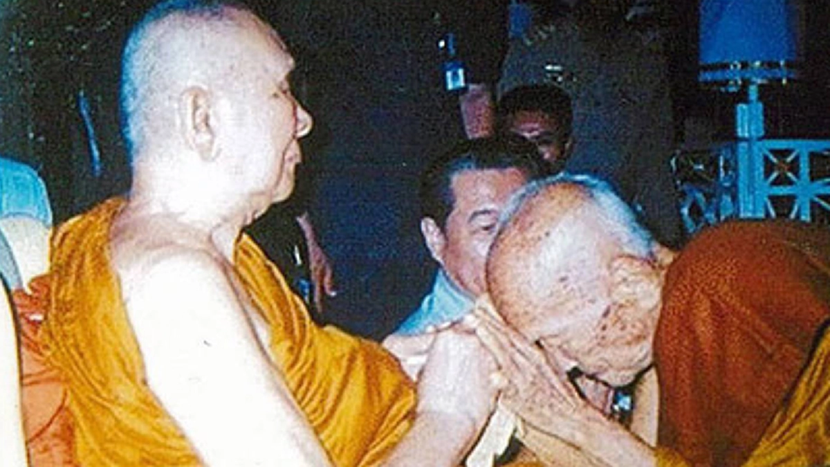 วันนี้วันที่ ๔ มิถุนายน เป็นวันคล้ายวันมรณภาพของหลวงปู่มหาบุญมี โชติปาโล ครบรอบ ๑๔ ปี หลวงปู่มหาบุญมี พระโพธิสัตว์แห่งเมืองอุบล