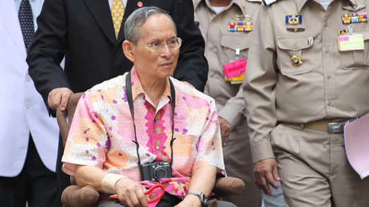 ช่างฉลองพระองค์ เผยเรื่องสุดประทับใจ กับฉลองพระองค์ที่พ่อหลวงภูมิพลฯ ทรงโปรดสวมใส่บ่อยครั้งมากที่สุด