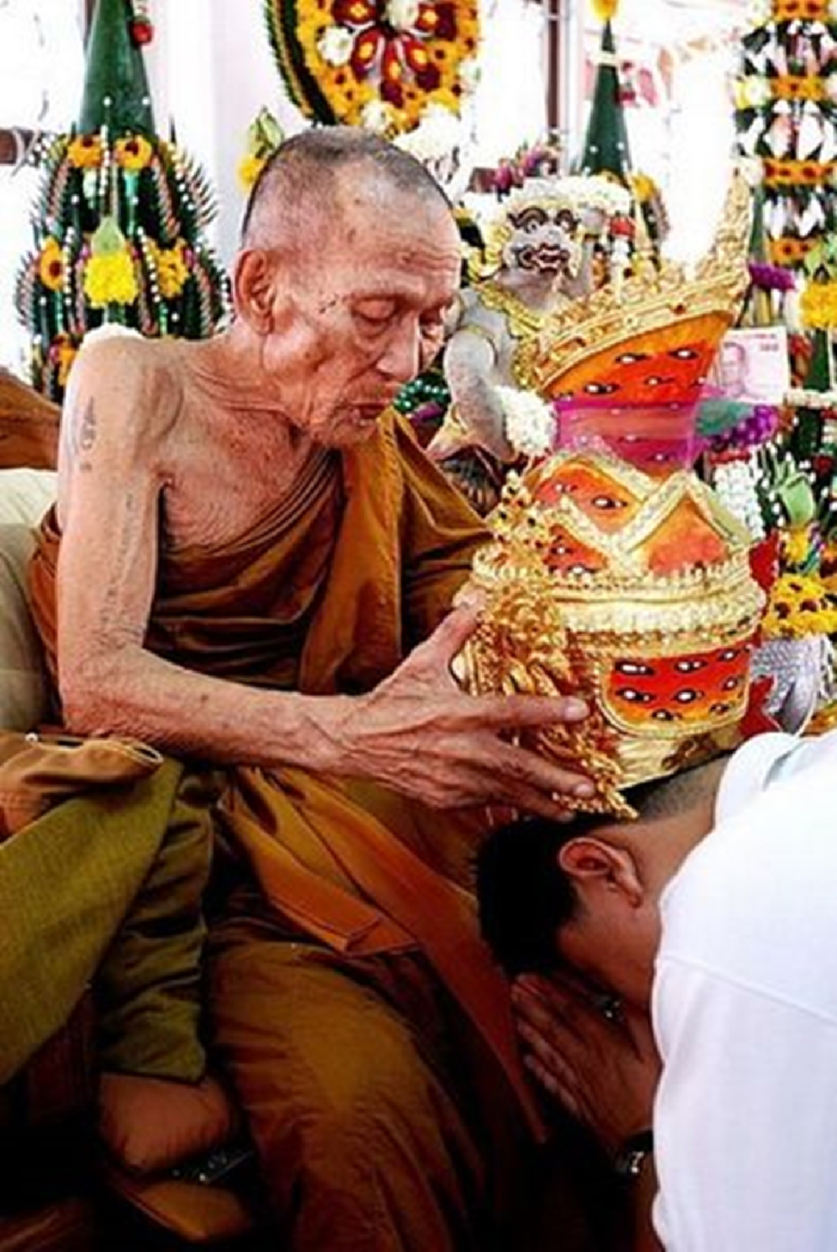 เขี้ยวแก้วประกาศิต!!! ของสำคัญที่เกิดขึ้นแต่เฉพาะผู้ที่มีบุญเท่านั้น !!! เรื่องเล่าหาอ่านยาก จากศิษย์ก้นกุฏิ "หลวงปู่กาหลง เขี้ยวแก้ว"