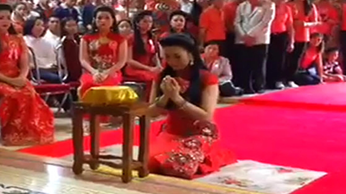 เปิดตัวองค์สมมุติเจ้าแม่กวนอิม!  งานประเพณีแห่เจ้าพ่อเจ้าแม่ปากน้ำโพ โพ ประจำปี ๒๕๖๐ – ๒๕๖๑ในงานพิธีไหว้พระจันทร์ (ชมคลิป)