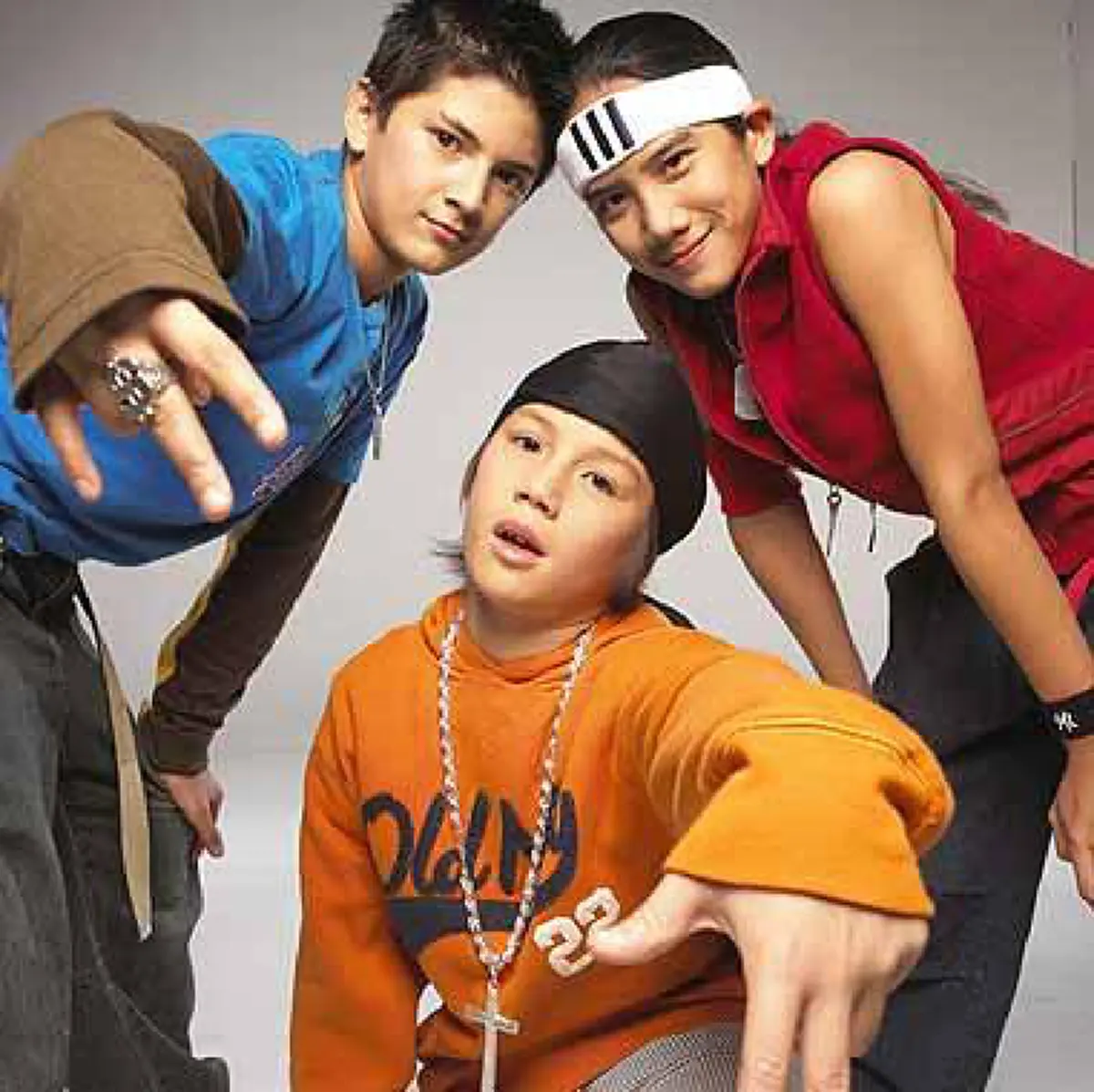 เฟี้ยวตั้งแต่ยังเด็ก!! รื้อภาพ "ชิน ชินวุฒ" หรือ "หน้ากากเทียน" สมัยเป็นบอยแบนด์หนุ่มน้อย บอกเลยว่าน่ารักมากไม่แพ้ตอนโต!! [ภาพ]