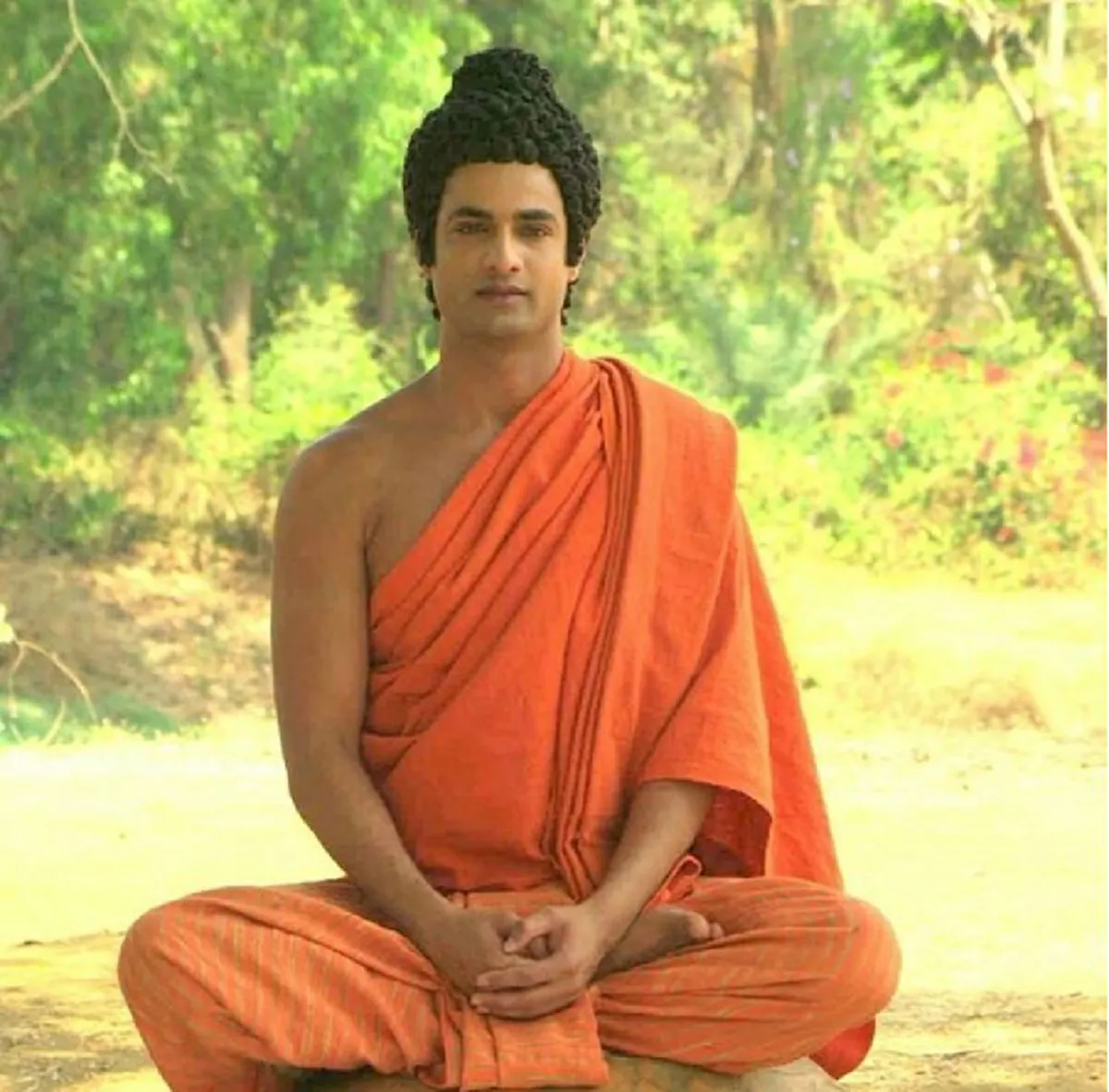 กลั่นออกมาจากใจ!! "ฮีมานซู" ผู้รับบท "พระพุทธเจ้า" เผยความรู้สึก! พร้อมโพสต์ภาพและข้อความ แสดงความอาลัย ในหลวง ร.9