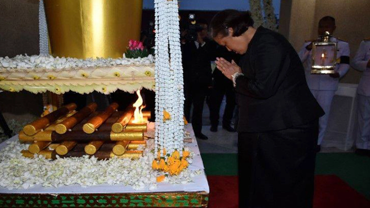 แสดงมุทิตาจิต ครั้งสุดท้าย!! ศิษยานุศิษย์จากทุกสารทิศ ร่วมกราบลาสรีระหลวงพ่อครั้งสุดท้าย ใน “พิธีสลายสรีระธาตุ หลวงพ่อปัญญานันทภิกขุฯ