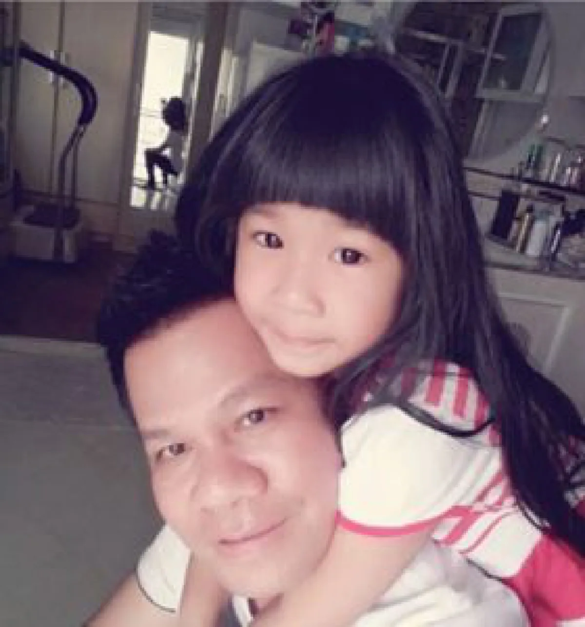 ***ซูมดูกันชัดๆ !!! ส่องภาพครอบครัว "นักร้องลูกทุ่งชื่อดัง" ที่หลายคนไม่เคยเห็นกันมาก่อน บอกเลยว่าอบอุ่นจนน่าอิจฉาสุดๆ !?