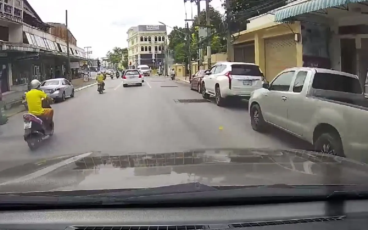 รถตู้มักง่ายย้อนศรประจันหน้าหวิดประสานงา
