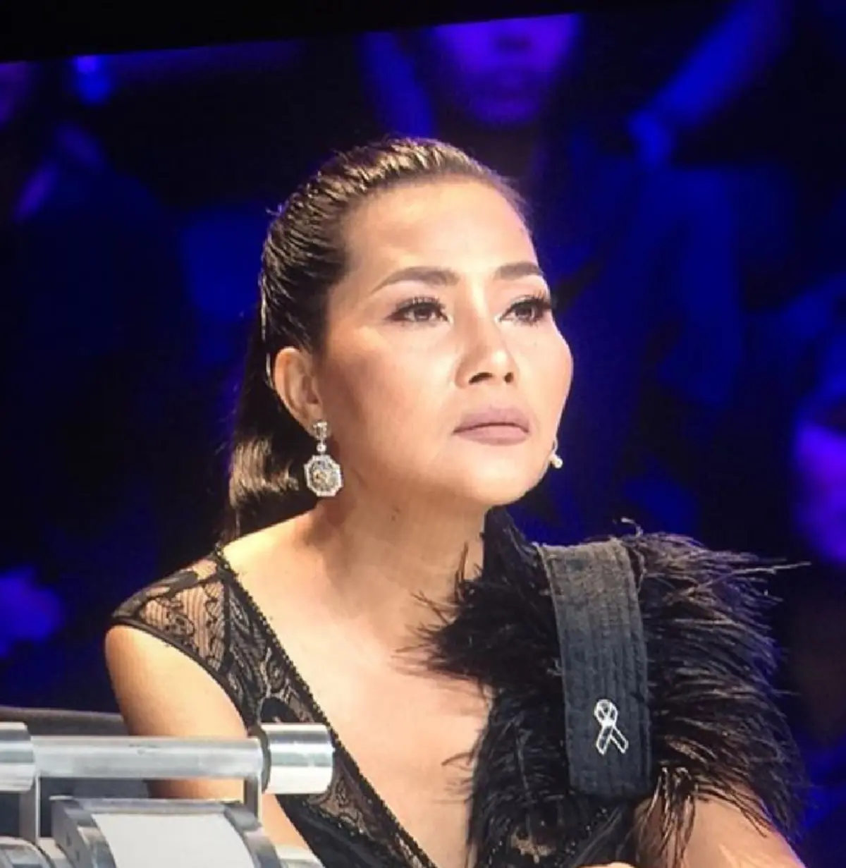 แม่มาแล้วจ้า!!! "สุนารี ราชสีมา" โชว์เสียงสด...ทรงพลัง ร้องเพลง "คิดถึง ของ "หรั่ง ร็อกเคสตร้า" สะกดคนฟังจนขนลุก เวอร์ชั่นนี้สุดยอดอีกแล้ว!?