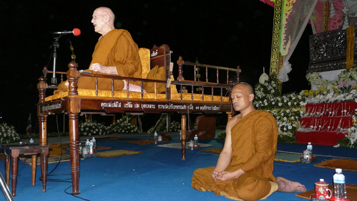 การฝึกอบรมที่พวกพระเหล่าลูกศิษย์ได้รับจากหลวงพ่อชา!!!  จนการเป็นธรรมเนียมปฏิบัติเสมอมาทุกวันนี้คือ?...