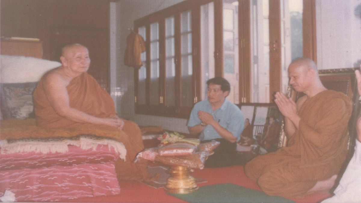 ถ้าอยากรู้ว่า การทำบุญอุทิศส่วนกุศล ตอบแทนคุณพ่อแม่  และการต่ออายุ ทำแล้วผลเป็นเช่นไร วันนี้หลวงปู่สิมได้เมตตาบอกไว้แล้ว!!!