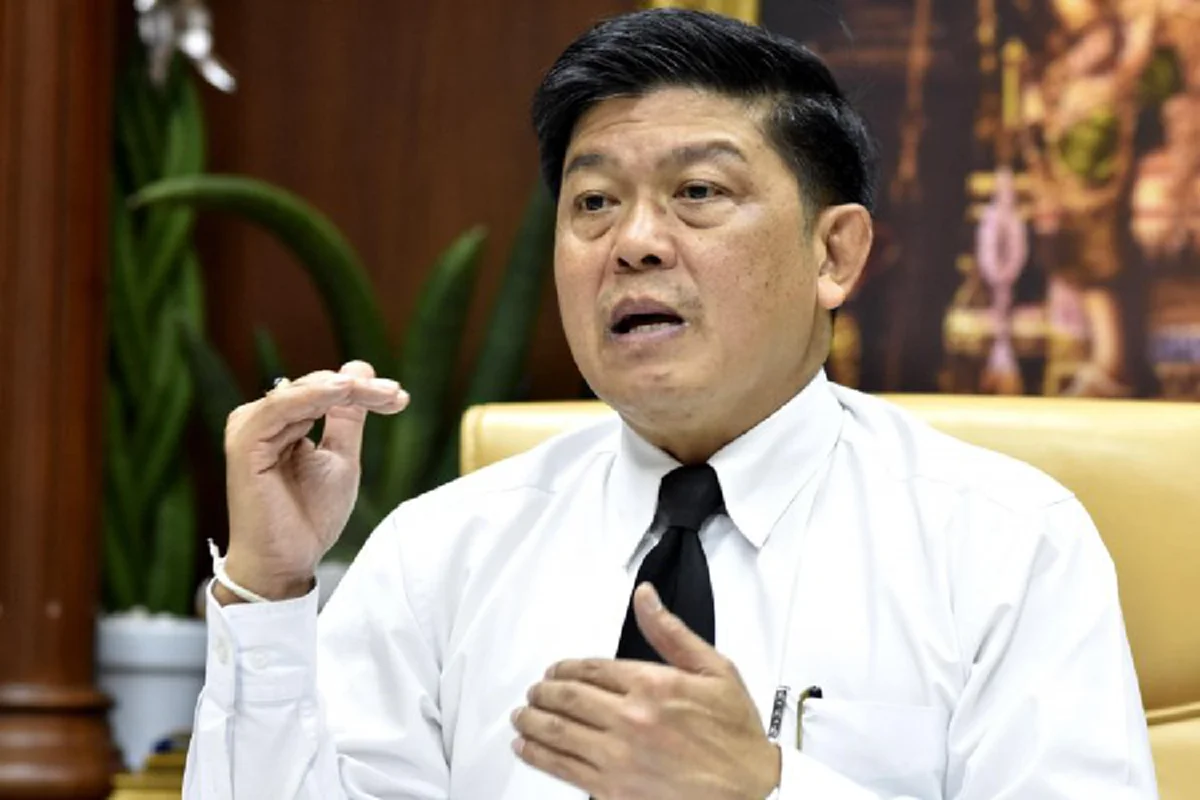 มาแล้ว  !!!! พ.ต.ท.พงศ์พร รายงานตัว สปน. ...เปิดคำพูด จิรชัย พูดคุย กันสองคน (รายละเอียด)