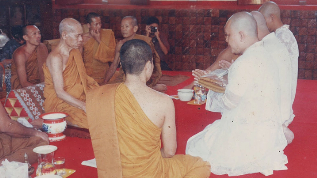 "สมาธิในฌาณ หรือ อภิญญา" คือผลที่อาจได้จากฝึกสมาธิทำให้มีฤทธิ์ แต่ใช่หนทางพ้นทุกข์สู่เส้นทางนิพพานไม่!!! หลวงพ่อพุธ เน้นย้ำไว้เสมอ!!!