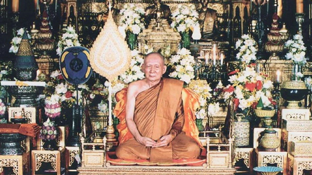 "คู่บุญแห่งกษัตริย์ พระราชศรัทธา" พระผู้ถือพัดรัตนาภรณ์ ๒เล่ม เพียงพระองค์เดียวในรัชสมัยในหลวง ร. ๙และกรุงรัตนโกสินทร์