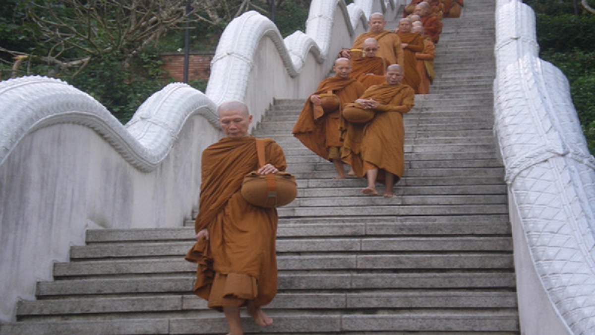 “ฆ่าตัวตายเป็นกรรมหนัก!!" พระอาจารย์สุชาติยืนยันไว้ เวรกรรมจะทำให้ต้องกลับมาฆ่าตัวตายซ้ำๆ อีก ๕๐๐ ชาติ (ชมคลิปเทศนา!)