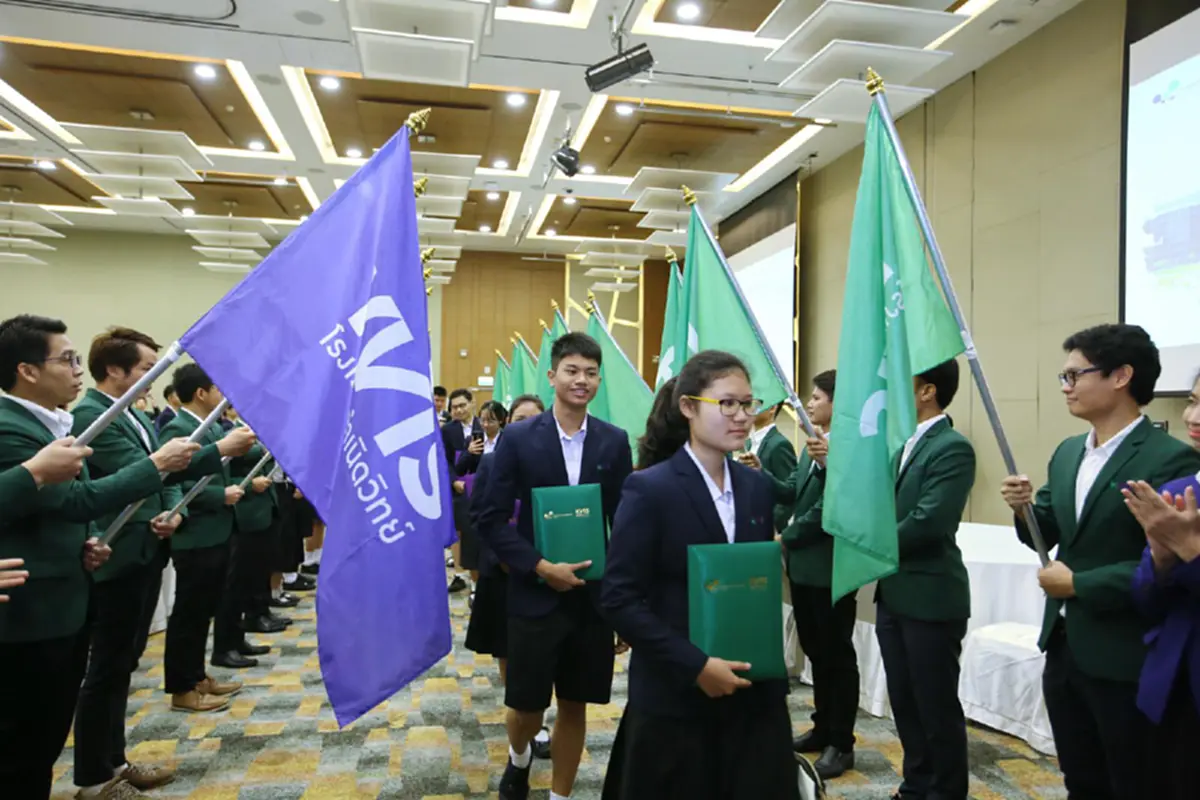 โรงเรียนกำเนิดวิทย์-มูลนิธิพลังแห่งการเรียนรู้จัดมอบเกียรติบัตรนักเรียนสำเร็จการศึกษารุ่นแรก