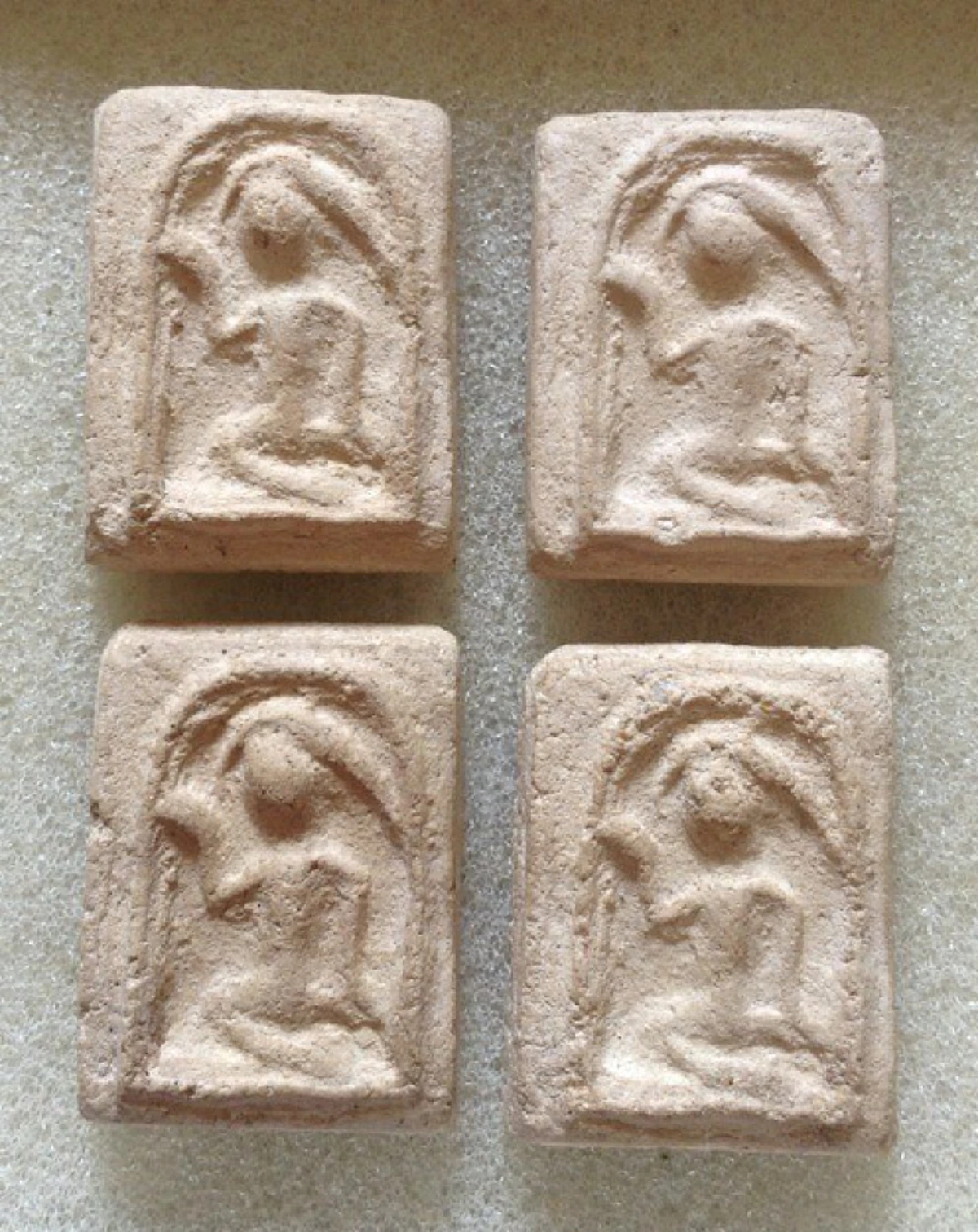 มีพระหลวงพ่อ..แม้แต่กระหรี่แก่ๆ ยังหาผัวได้.."หลวงพ่อสงวน  วัดไผ่พันมือ"ยอดเกจิผู้เชี่ยวชาญผงอิทธิเจ  ทำลูกอมเนื้อผงแจก..หมากัดยังไม่เข้า..