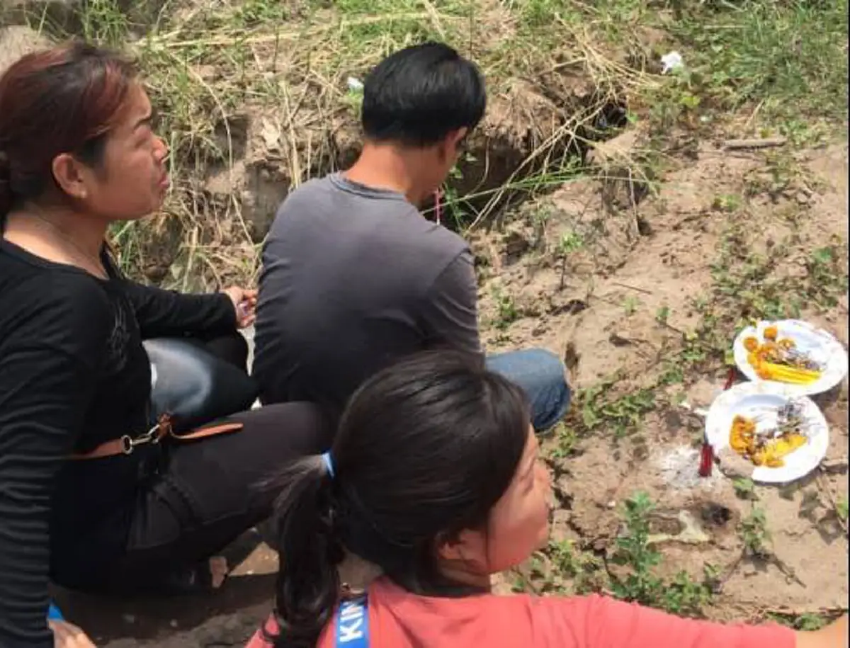 ครอบครัวน้องดีนทำพิธีกรรม