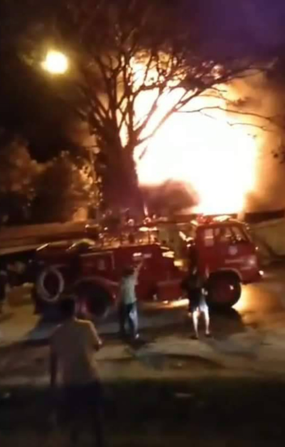 ด่วน ไฟไหม้หน้าตลาดอมก๋อย