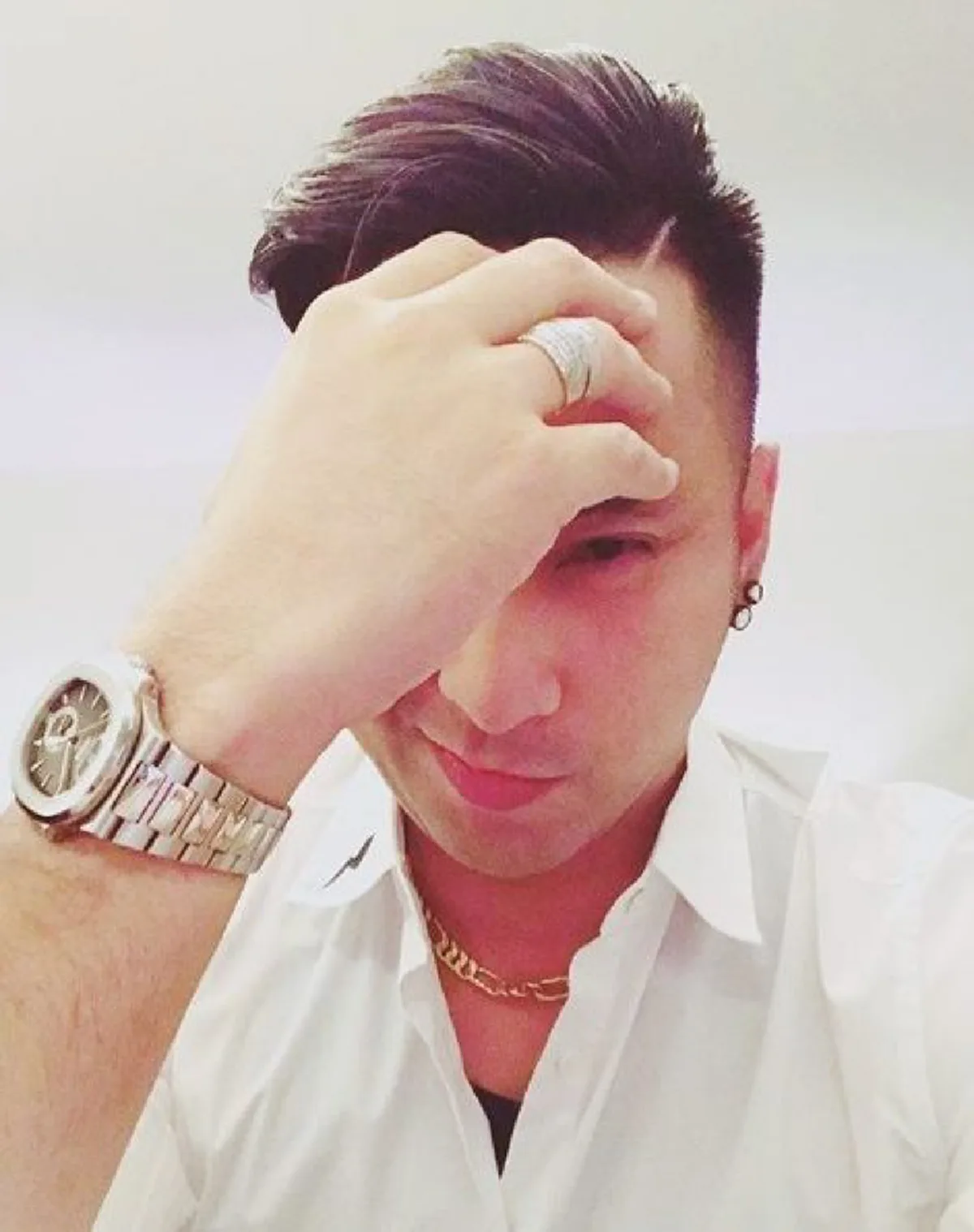 บอล เชิญยิ้ม 