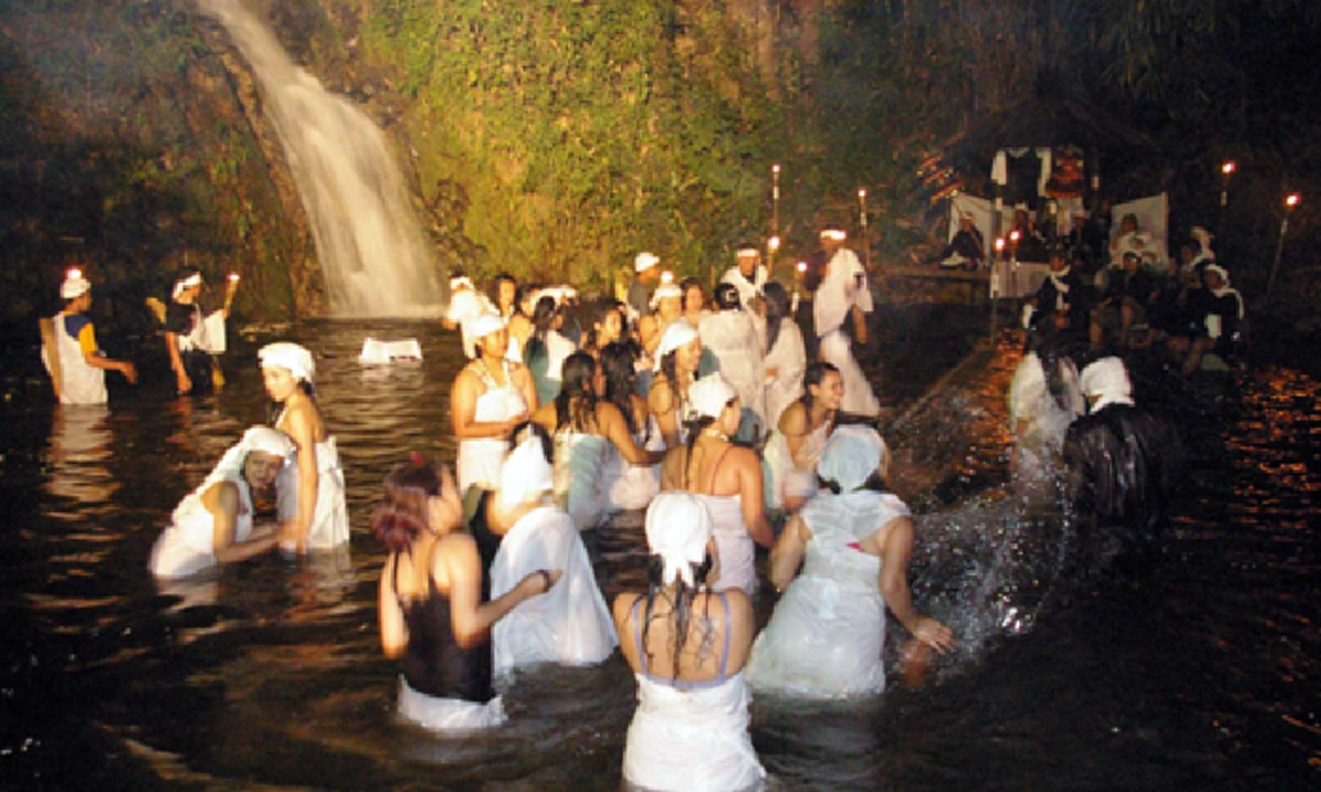 ช็อกตาค้างข้ามประเทศ!!! แฉเรื่องสุดฉาวคาวโลกีย์ หุบเขามั่วเซ็กส์ ความเชื่อหรือความกำหนัด เซ็กส์แลกความสิริมงคล!!!